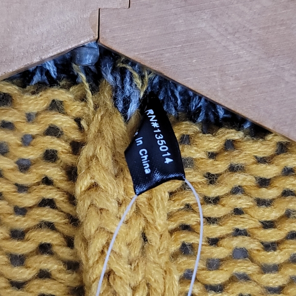 Infinity Scarf New With Tags - Picture 3 of 3